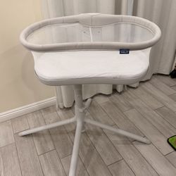 Bassinet- Halo BassiNest 