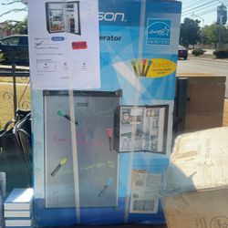 Mini Fridge 