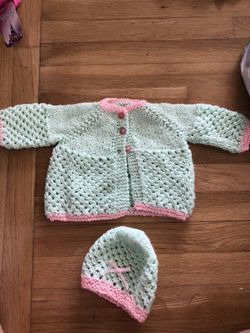 Baby girl knitted outfit and headbands