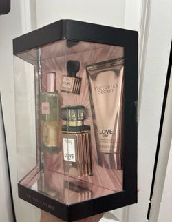 Victoria Secret Gift Set.  New