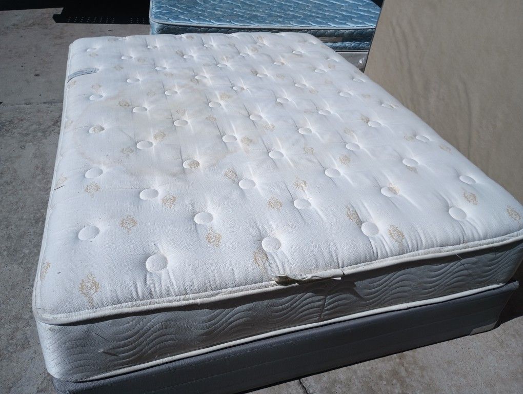 Used Queen Beautyrest Mattress And Box Spring