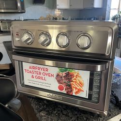 Cuisinart Air fryer, Toaster  Oven With Grill- Minor Dent In The Top Back, See Pics. 