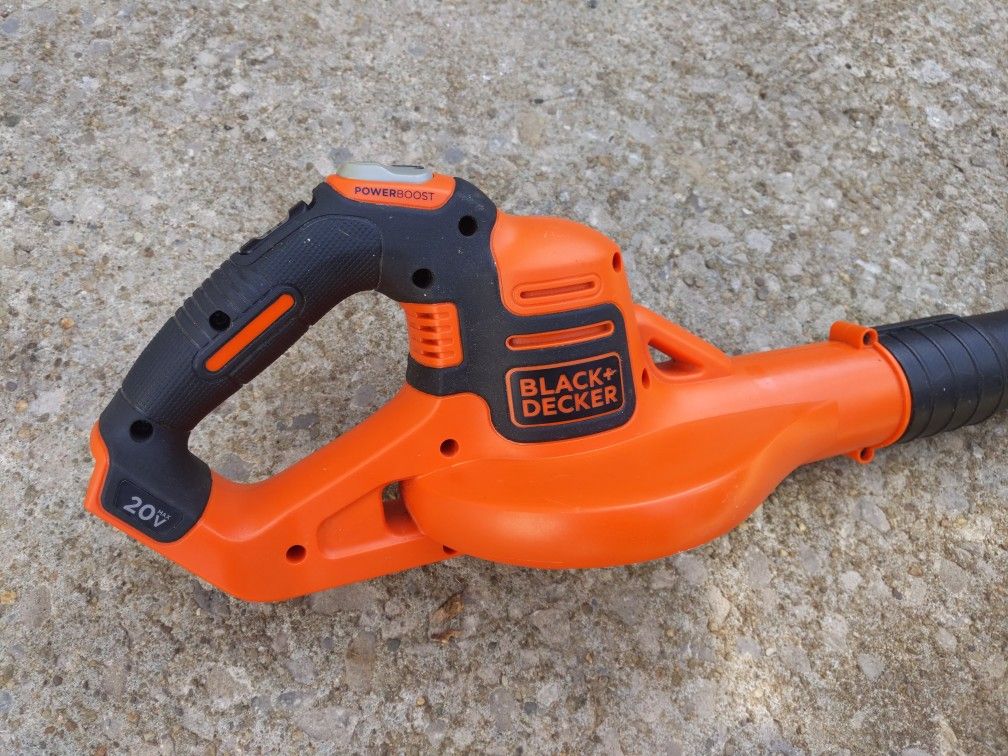 New!! Black & Decker 20 Volt Battery Power Blower