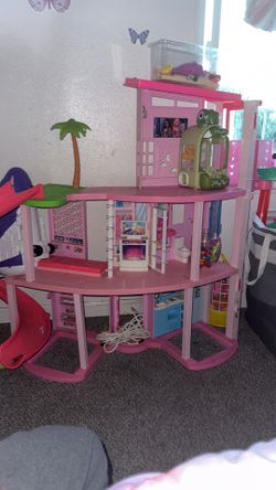 Barbie dream house