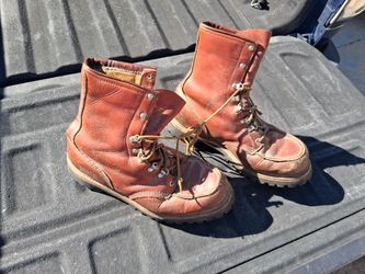 VINTAGE WORK BOOTS. 1970s