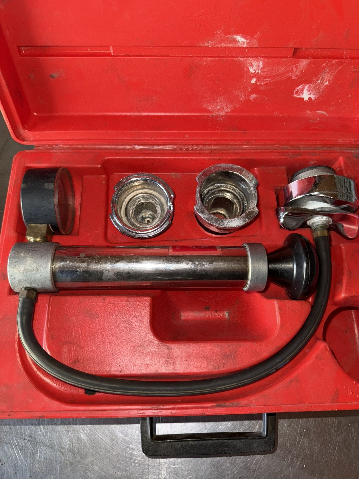 Snap-on SVTS262 Cooling System Tester w/ Case