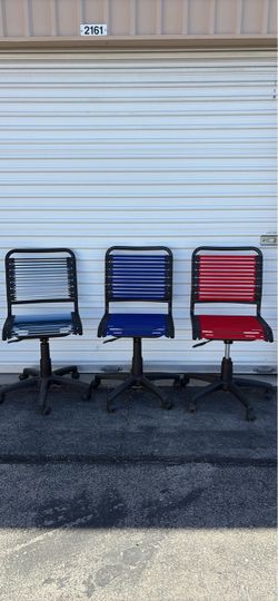 Set of 3 bungee office chairs ( can deliver for $10 )