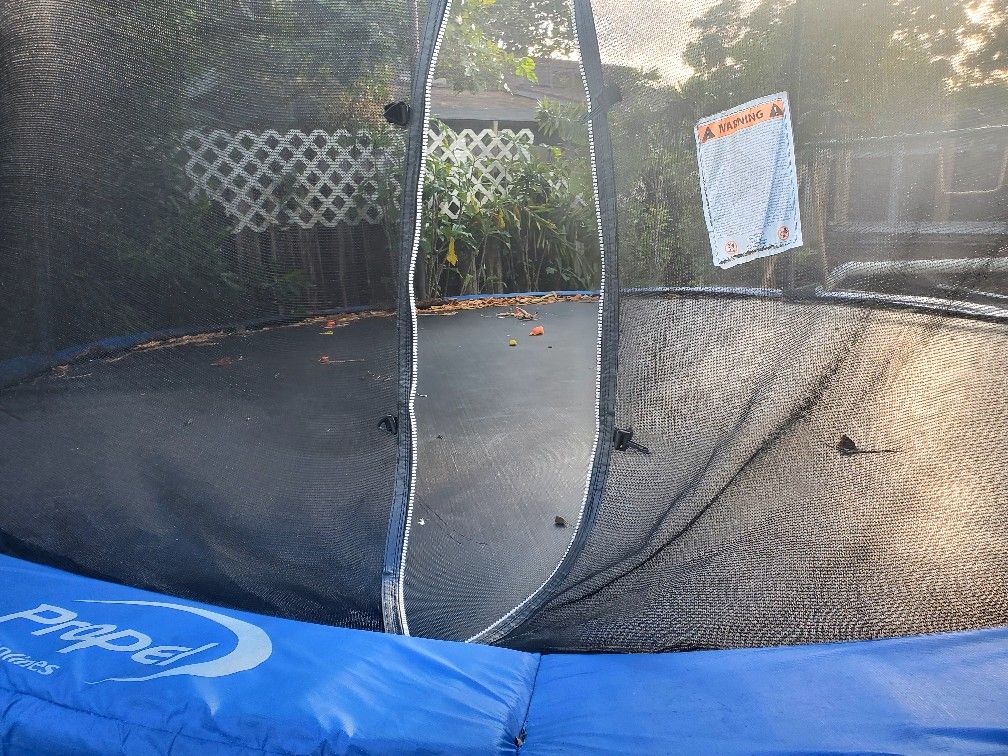 Trampoline 8ft