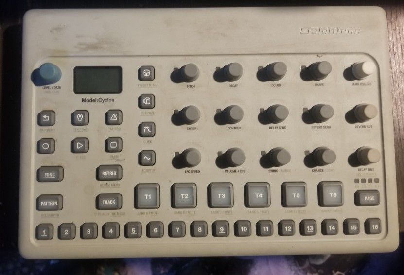 Stnthesizer