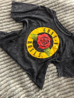 Guns N Roses top