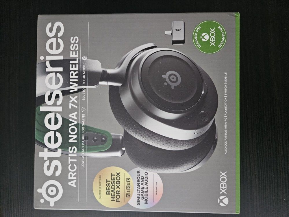 SteelSeries Arctis 7X+ Wireless Next-Gen Gaming Performance Headset on Xbox