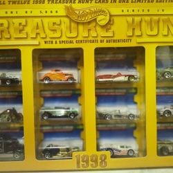 1998 J.C. Penny's Hot Wheels 12 Car Treasure Hunt Set.