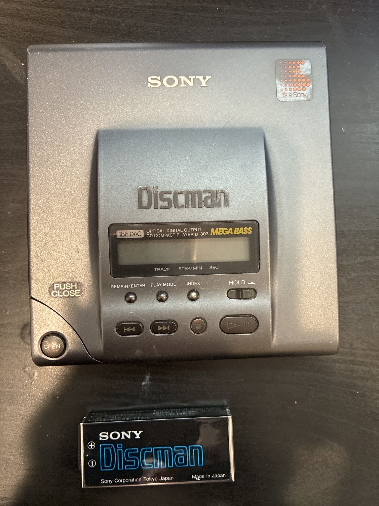 Sony Discman D-303 – Vintage Portable CD Player – Excellent Condition