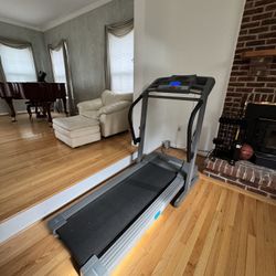 Treadmill – ProForm 400 GI w/ ClearView Backlit Console 