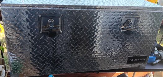 36 INCH, TOOLBOX  UNDERMOUNT. "EXELNT FOR STORAGE .   NOT.  AVAILABLE  