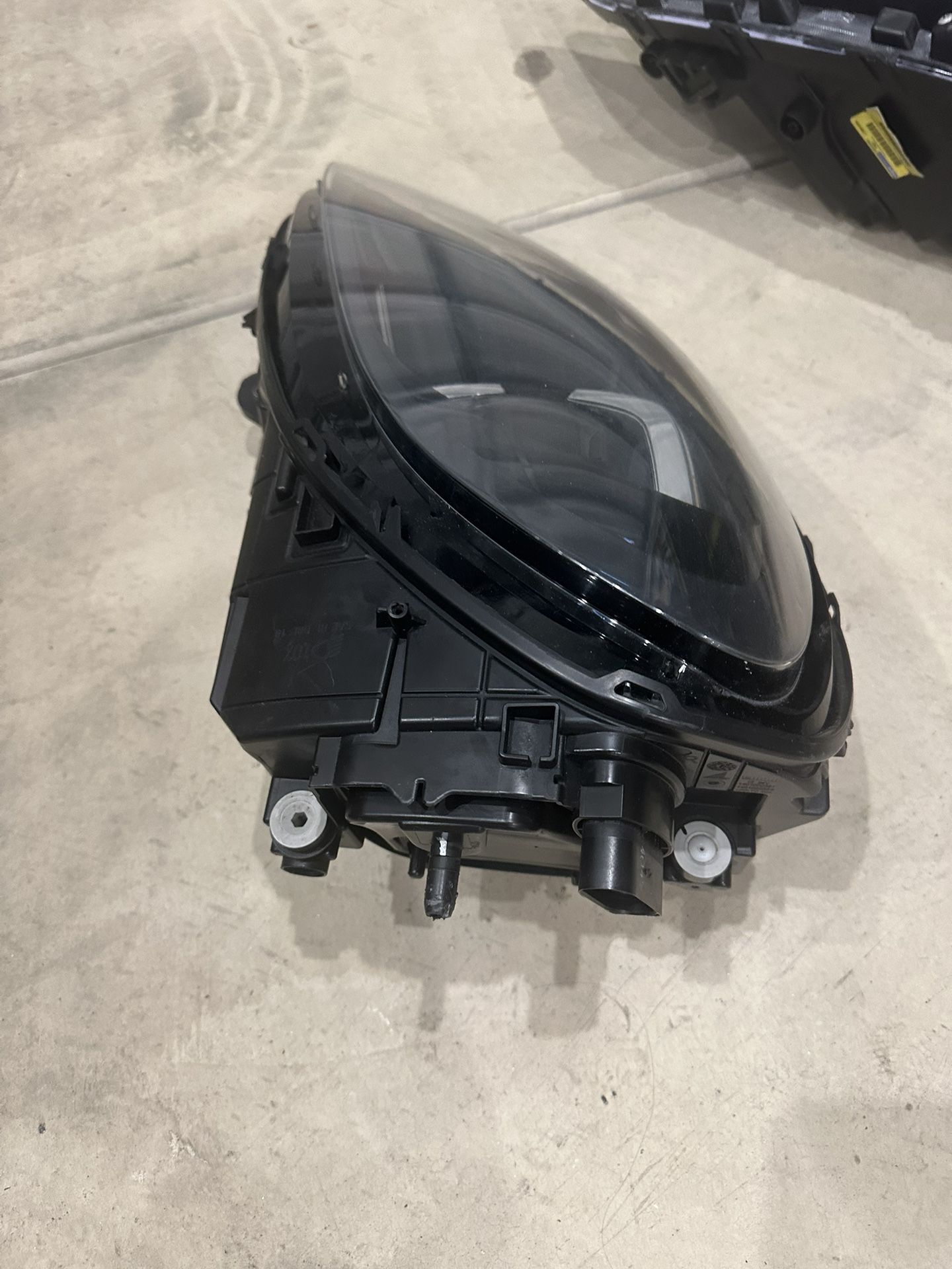 Porsche Macan GTS 2019 -21 R LED Faro