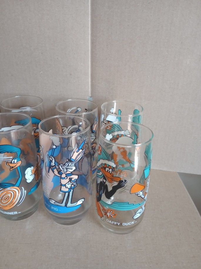 Looney Tunes Pepsi 1979 Collector Series Glass Muppets 1981 McDonald's Glass Collectors