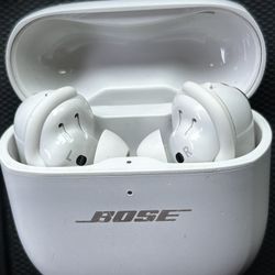 Quiet Comfort Ultra Noice Cancellation Bose Earbuds Earphones 