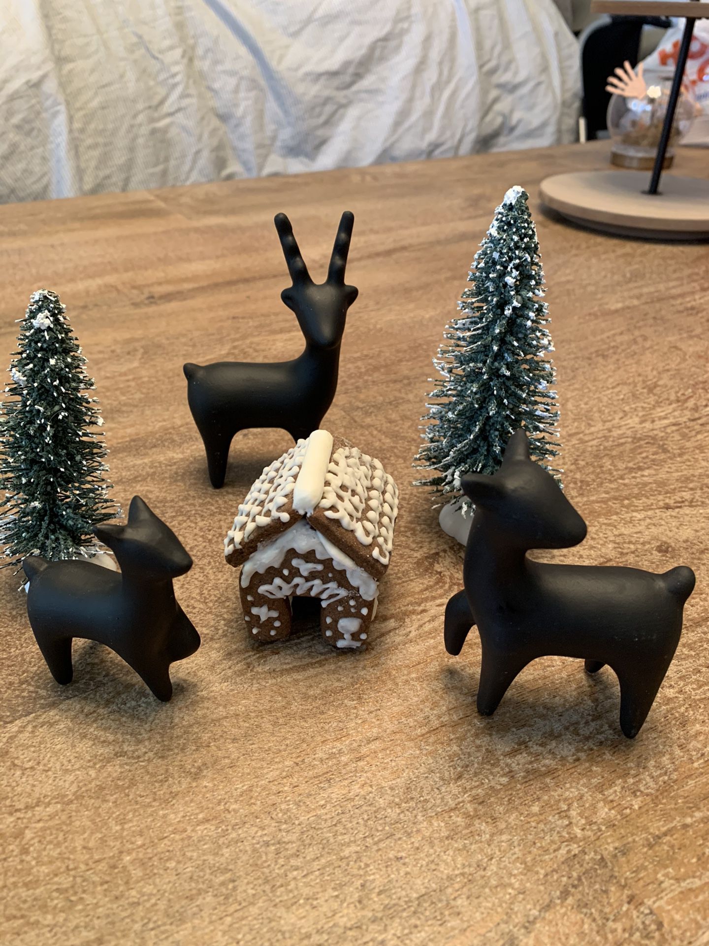 Target Ceramic Deer Set