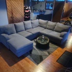 3 piece Gray Sectional. No Damage No Stains. Smoke-free