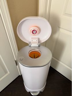 Munchkin diaper pail