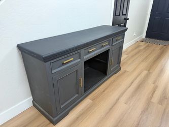 Tv Stand/ Media Center