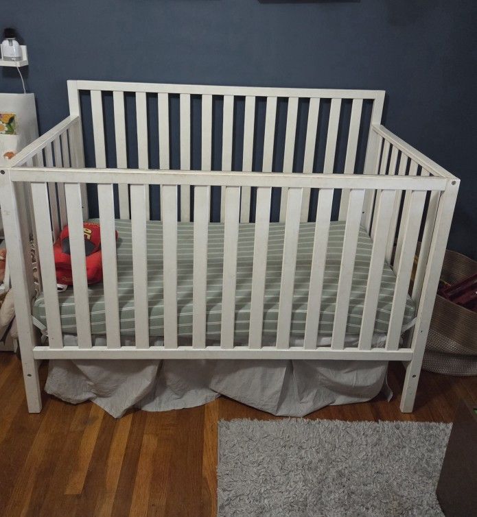 Graco Crib, White