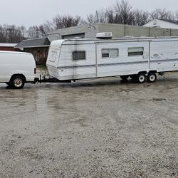 32 Ft Camper Needs Work