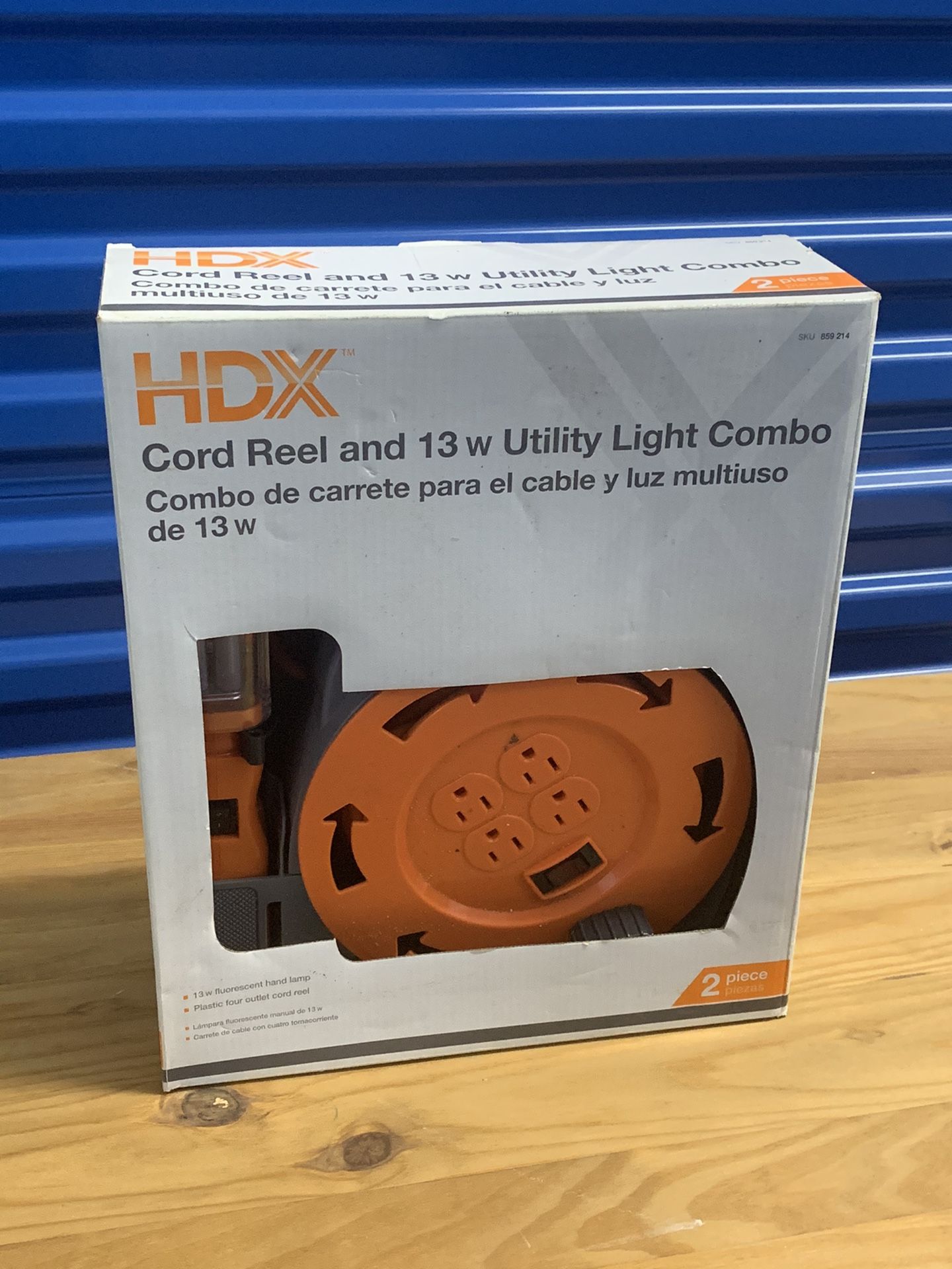 HDX cord reel and utility light