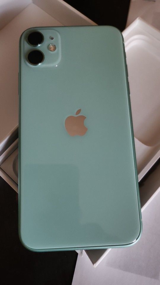 New Iphone 11 Unlocked For $220
