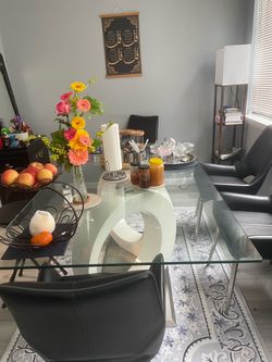 Fancy Dining table with rotating chairs