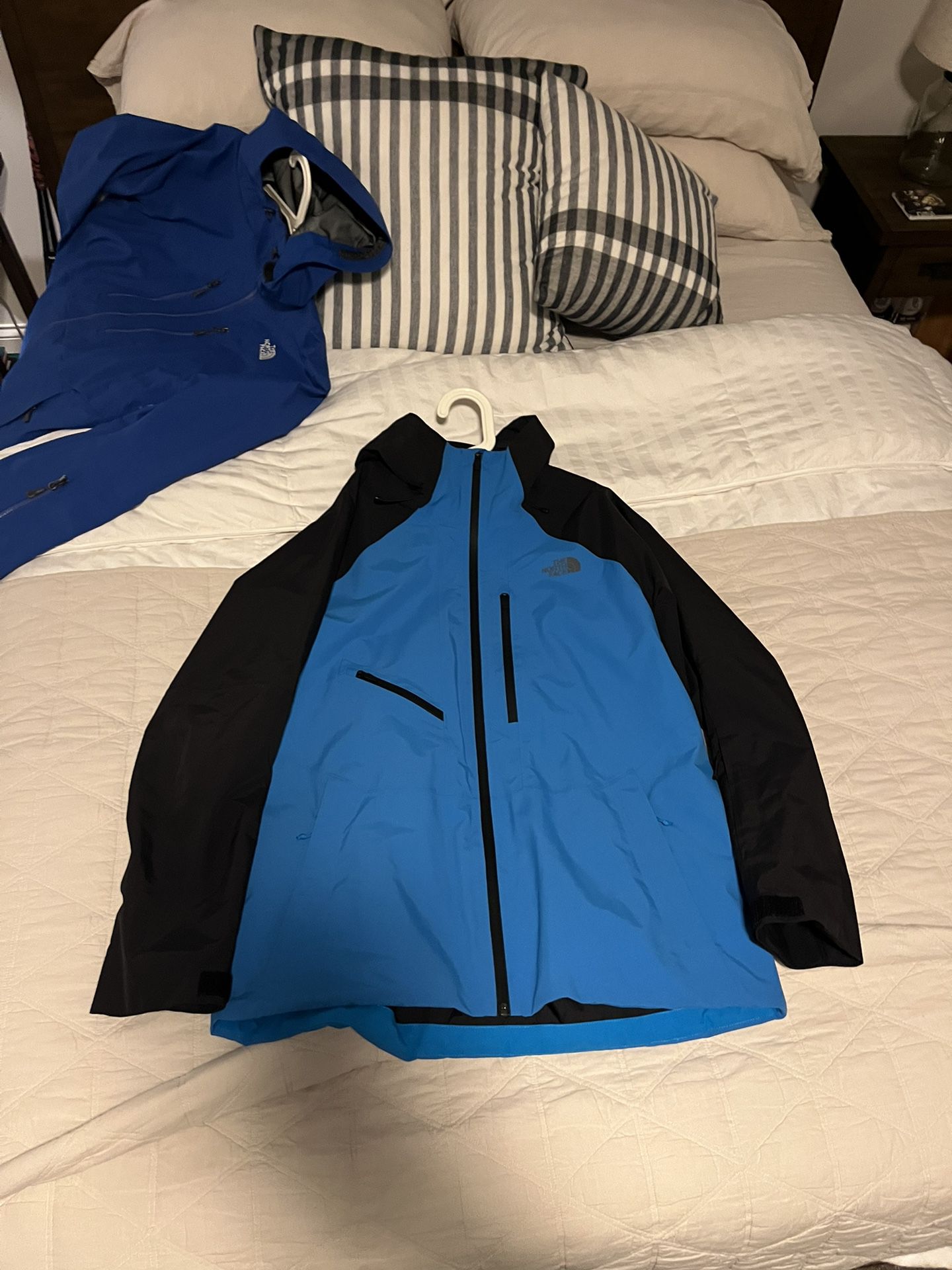 The North Face Ski Jacket Men’s Size Large 