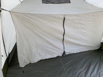Rare North Face TRAILHEAD 8, 8 Person 3 Room Family Camping Tent