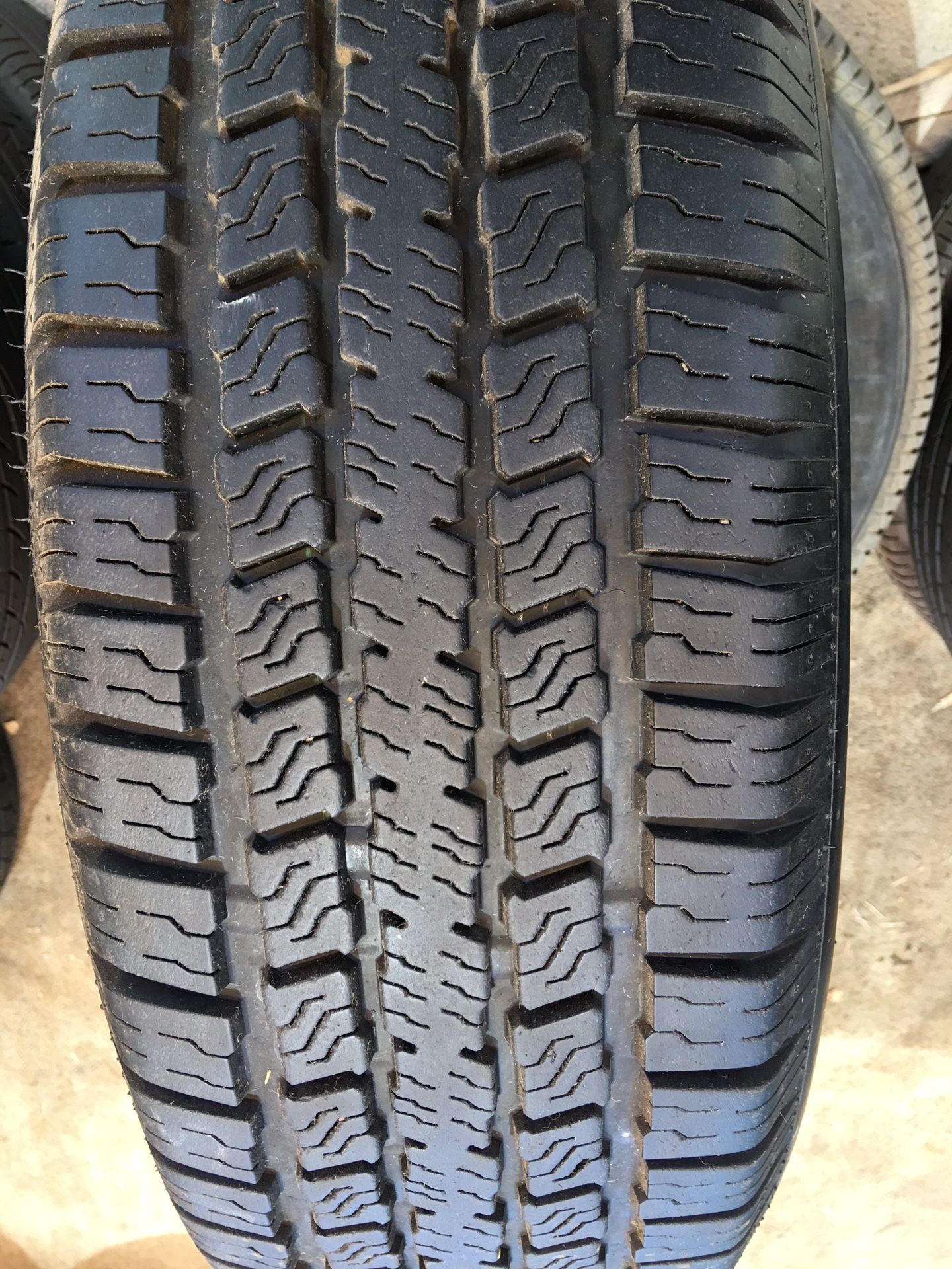 Single 225 75 15 Trailer Tire Excellent Condition Installation