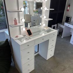 NEW Vanity Mirror Set Up ⭐️ — LED Mirror + Table Organizer with Shelves