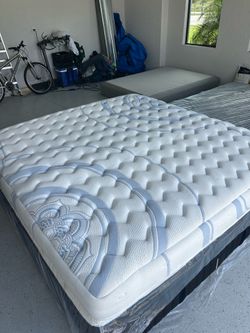 King Prana Luxury Firm Mattress I can deliver or come see first