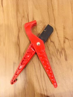 Reed pipe cutter