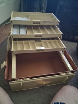 Plano 727 vintage tackle box