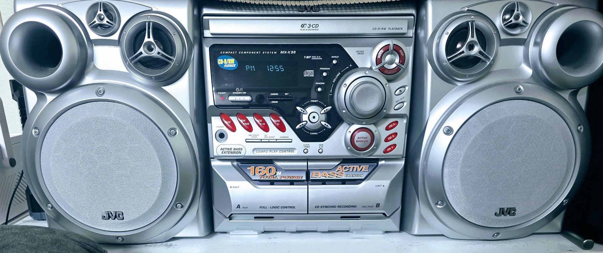 JVC Stereo System 3 CD / Double cassette / FM / AM Radio