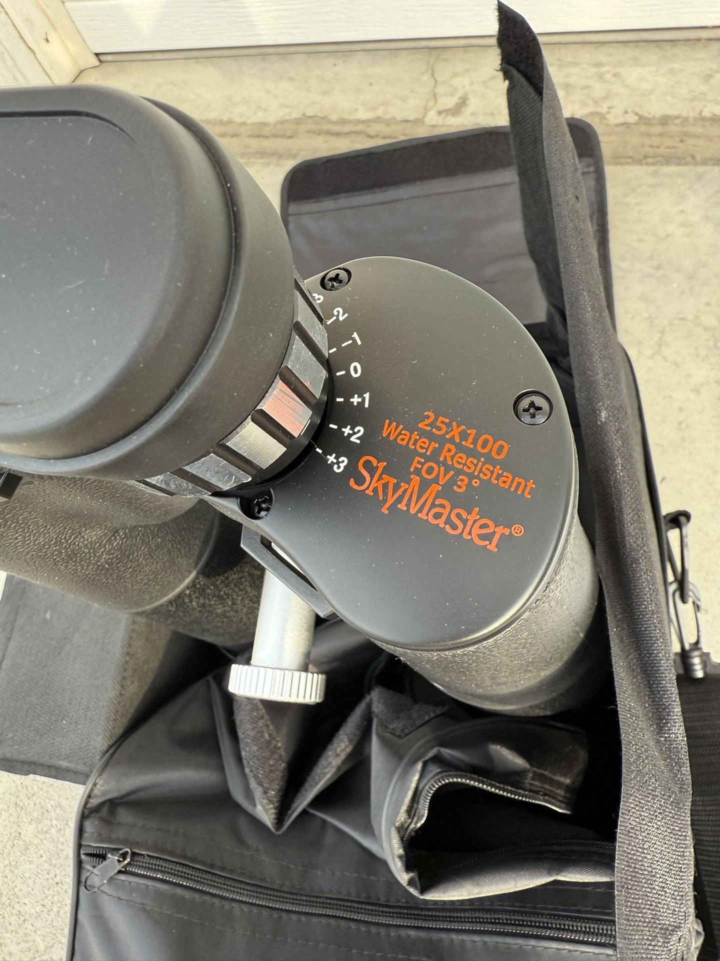 Celestron Skymaster 25x100mm Porro Binoculars