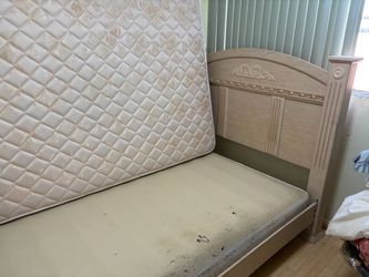 Sturdy Queen Solid Wood Bed Frame with Headboard (+ Optional free Mattress)