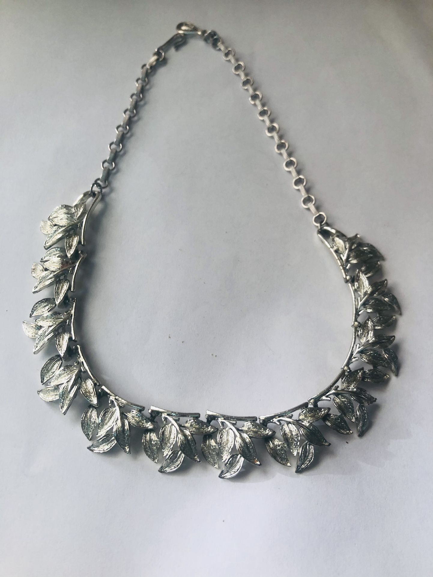 Vintage 18 inch Coro Silver Tone Flower Necklace