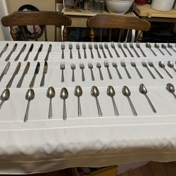 Large Oneida 68 Piece Stainless Steel Flatware Set