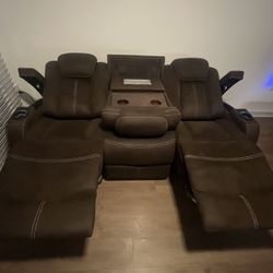 Dual Recliner Loveseat 