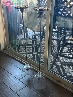 2 Pendant Lights