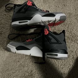 Selling Shoes For 140$ Size 4 In A Half