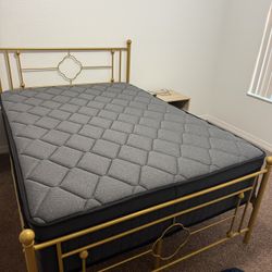 Full Sized Bedroom Set With Dresser and 2 Nightstands 