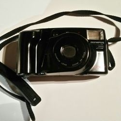 Olympus Infinity Zoom 35mm Camera