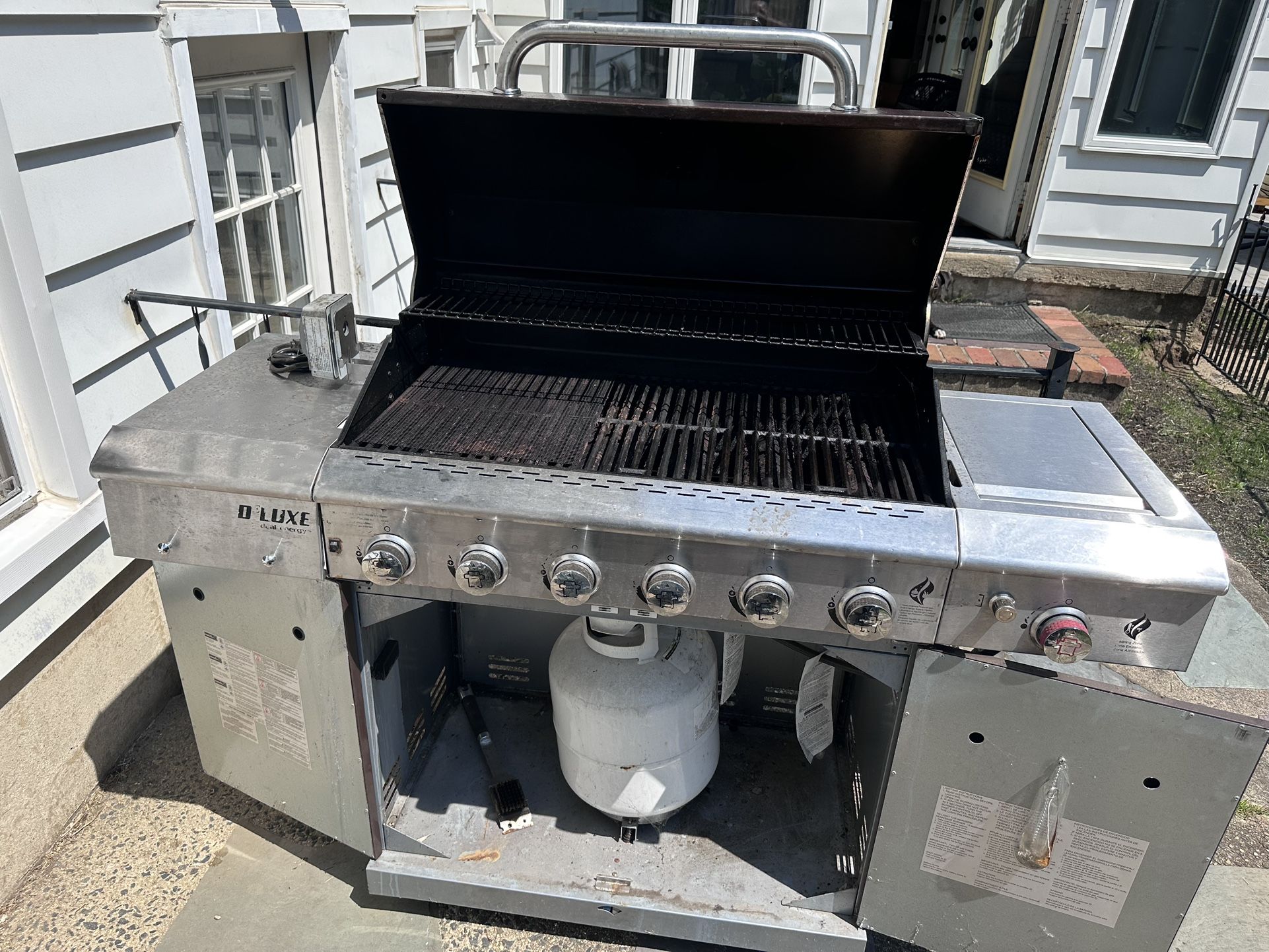 Nexgrill With Tank 
