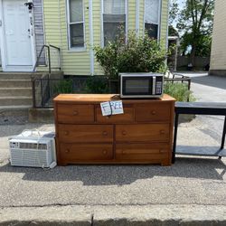 FREE STUFF CURB ALERT